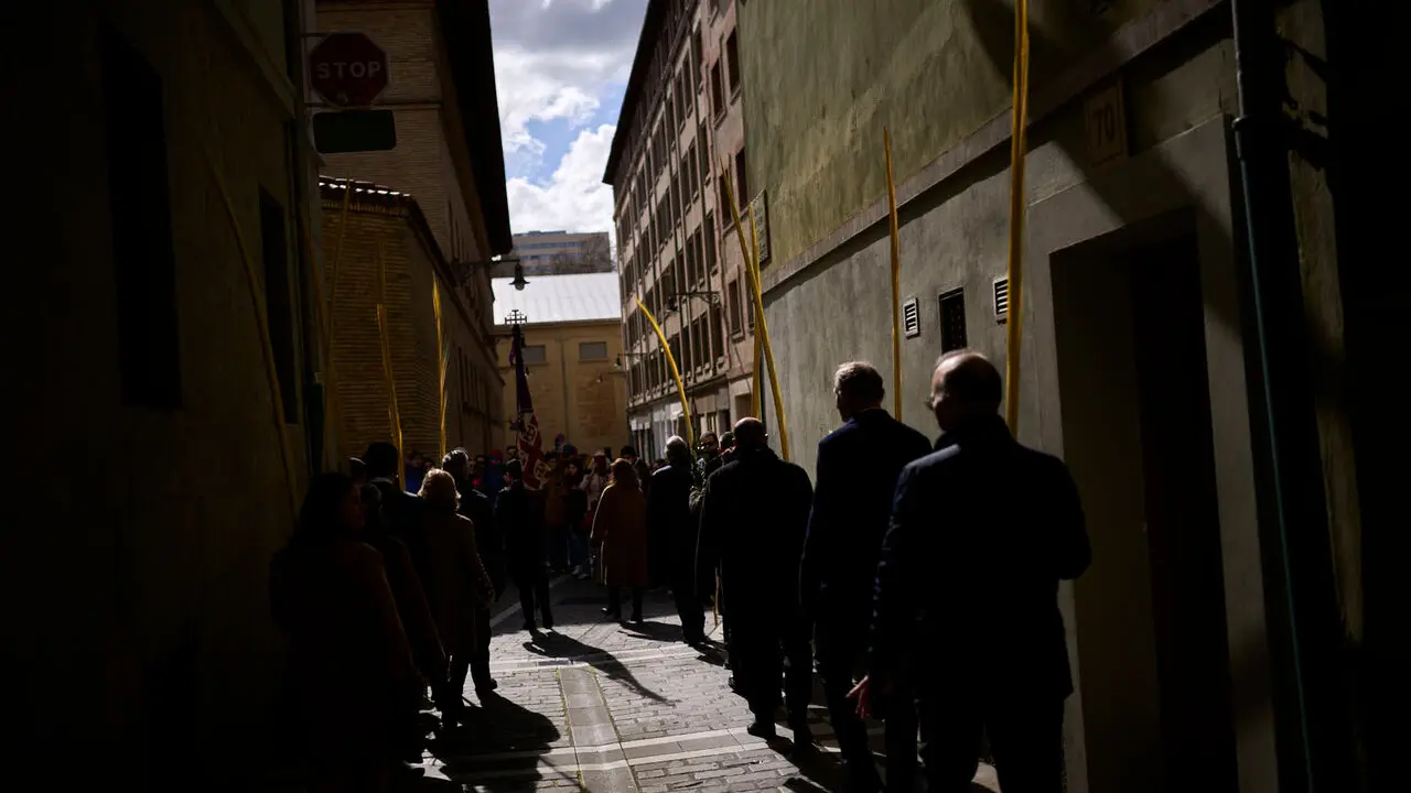 Procesi&oacute;n y bendici&oacute;n de ramos y palmas durante el Domingo de Ramos 2026. PABLO LASAOSA