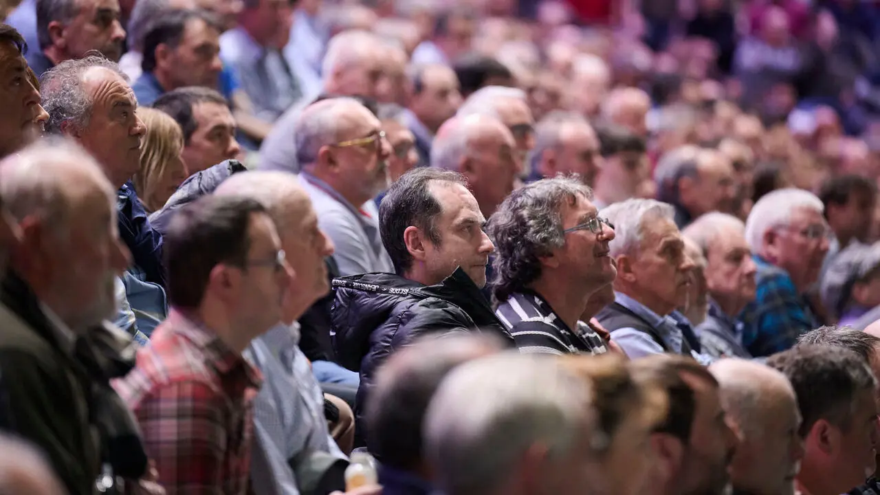 Final del XVI Campeonato de Parejas entre Altuna III-Ezkurdia y Laso-Albisu en el front&oacute;n del Navarra Arena. PABLO LASAOSA