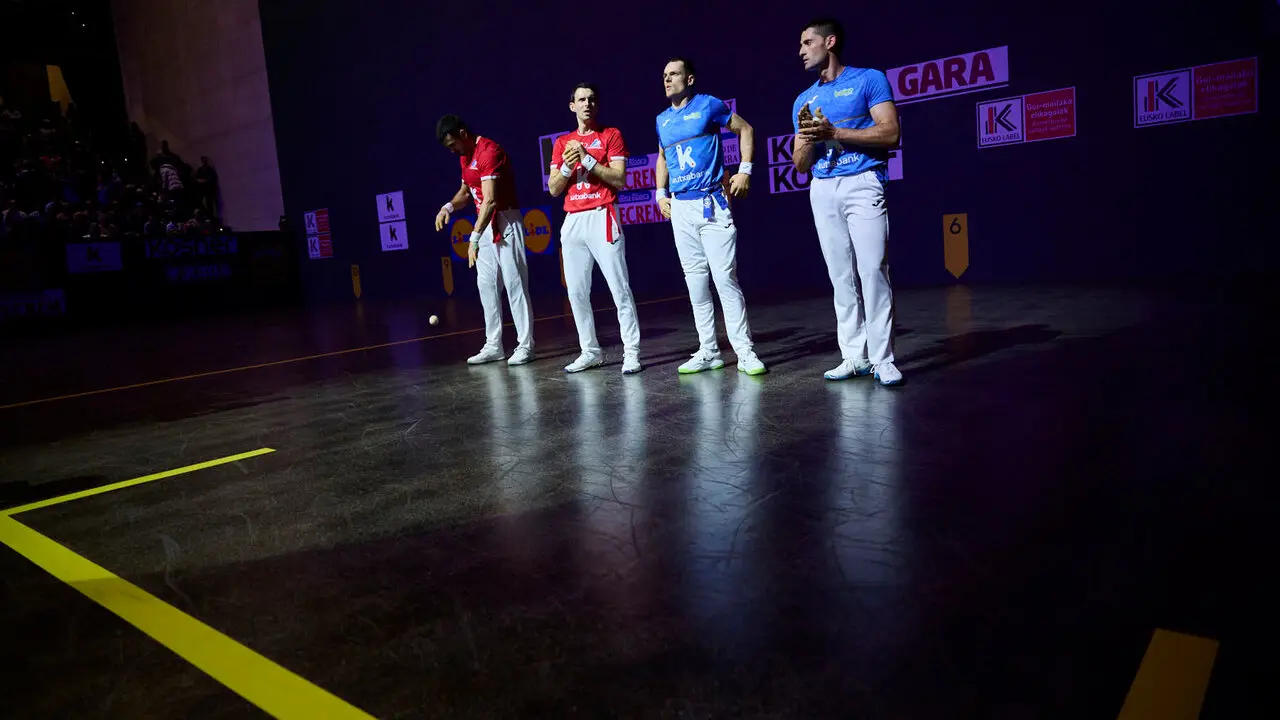 Final del XVI Campeonato de Parejas entre Altuna III-Ezkurdia y Laso-Albisu en el front&oacute;n del Navarra Arena. PABLO LASAOSA