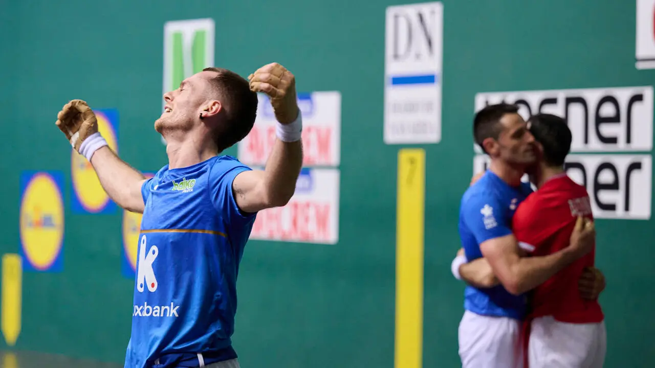 Final del XVI Campeonato de Parejas entre Altuna III-Ezkurdia y Laso-Albisu en el front&oacute;n del Navarra Arena. PABLO LASAOSA