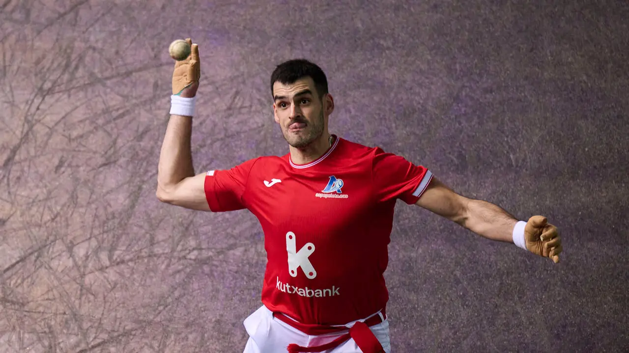 Final del XVI Campeonato de Parejas entre Altuna III-Ezkurdia y Laso-Albisu en el front&oacute;n del Navarra Arena. PABLO LASAOSA