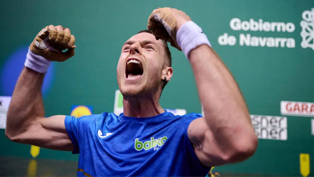 Final del XVI Campeonato de Parejas entre Altuna III-Ezkurdia y Laso-Albisu en el front&oacute;n del Navarra Arena. PABLO LASAOSA