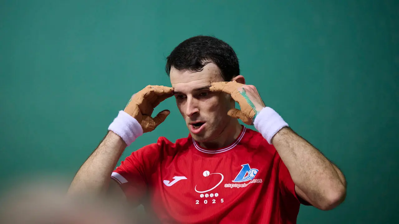 Final del XVI Campeonato de Parejas entre Altuna III-Ezkurdia y Laso-Albisu en el front&oacute;n del Navarra Arena. PABLO LASAOSA