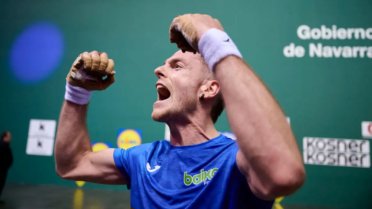 Final del XVI Campeonato de Parejas entre Altuna III-Ezkurdia y Laso-Albisu en el front&oacute;n del Navarra Arena. PABLO LASAOSA