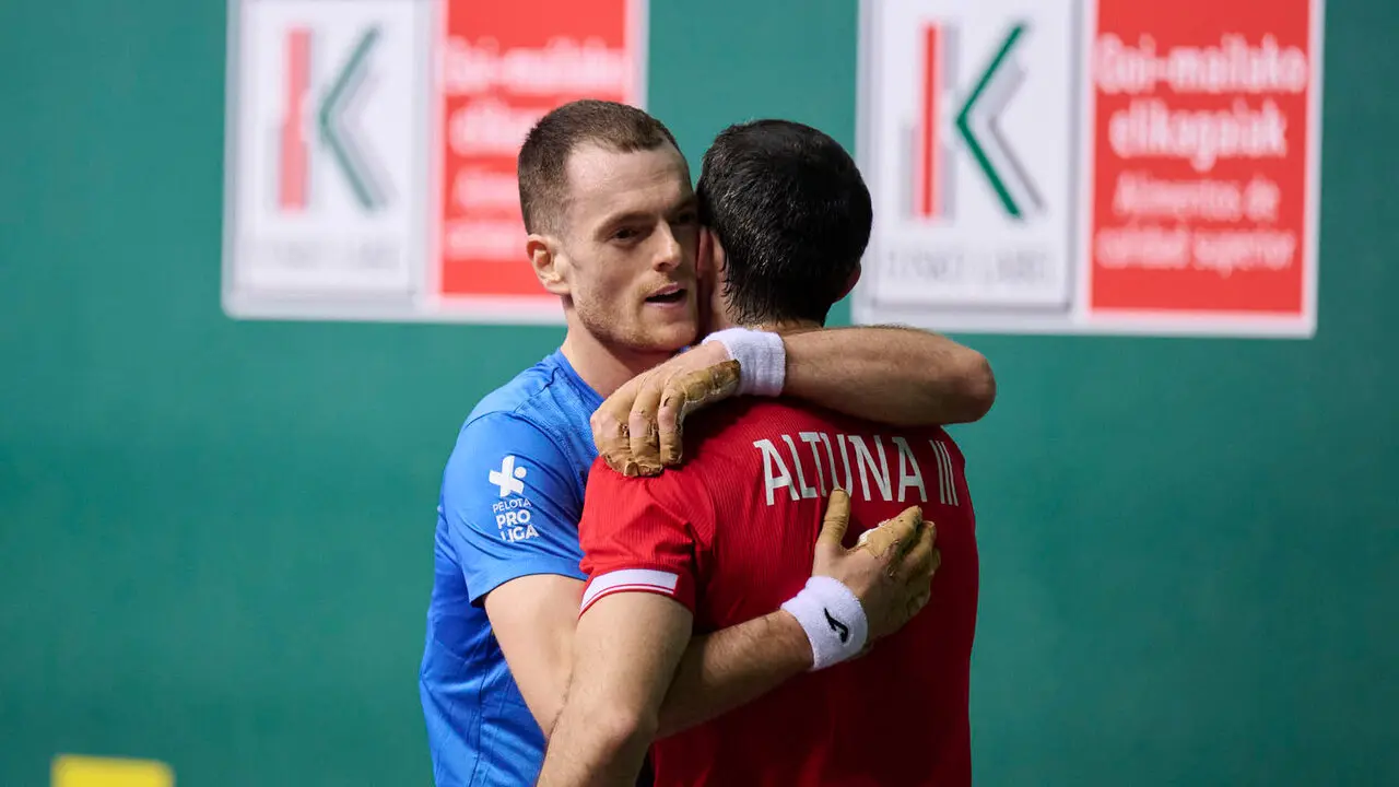 Final del XVI Campeonato de Parejas entre Altuna III-Ezkurdia y Laso-Albisu en el front&oacute;n del Navarra Arena. PABLO LASAOSA