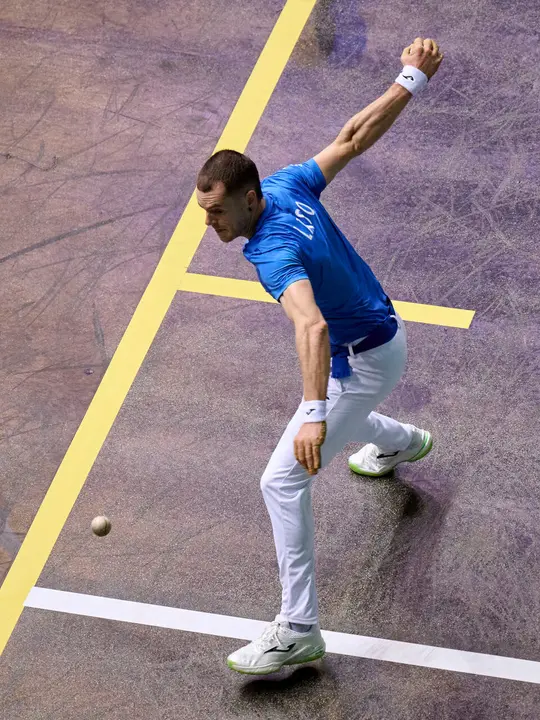 Final del XVI Campeonato de Parejas entre Altuna III-Ezkurdia y Laso-Albisu en el front&oacute;n del Navarra Arena. PABLO LASAOSA