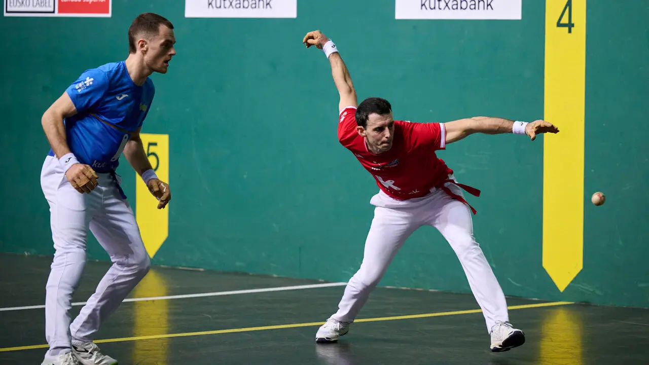 Final del XVI Campeonato de Parejas entre Altuna III-Ezkurdia y Laso-Albisu en el front&oacute;n del Navarra Arena. PABLO LASAOSA