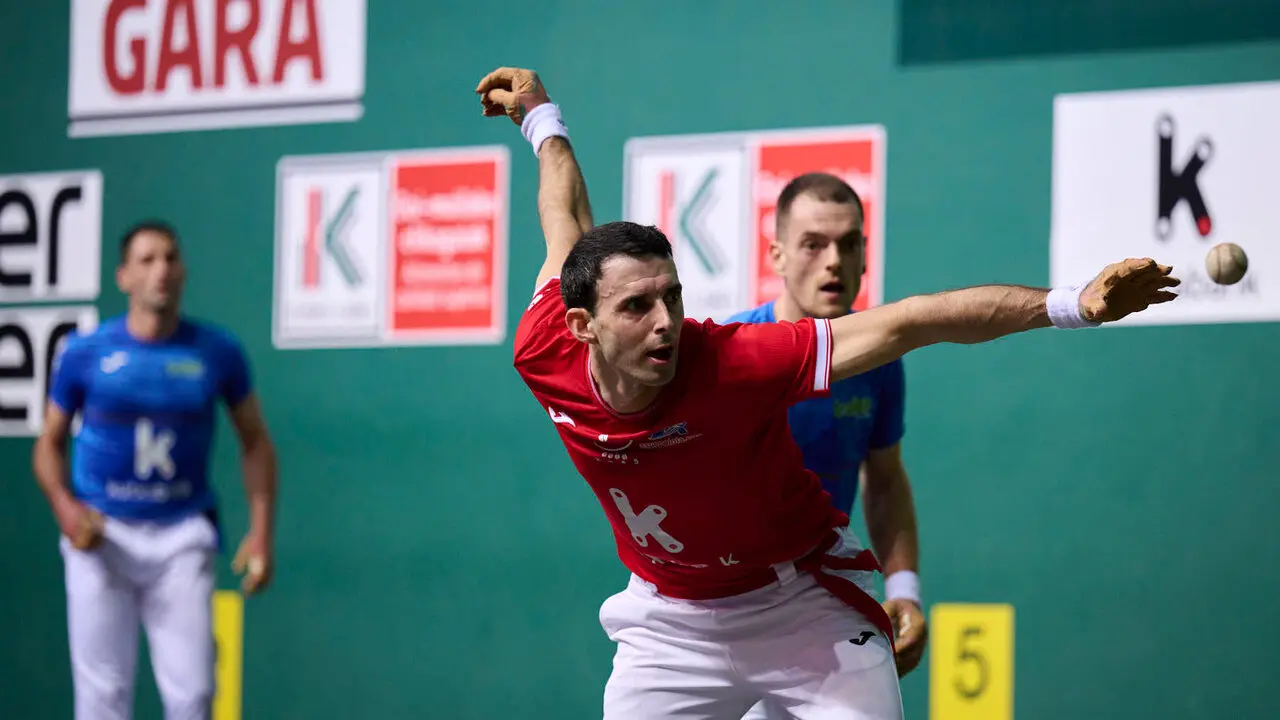 Final del XVI Campeonato de Parejas entre Altuna III-Ezkurdia y Laso-Albisu en el front&oacute;n del Navarra Arena. PABLO LASAOSA