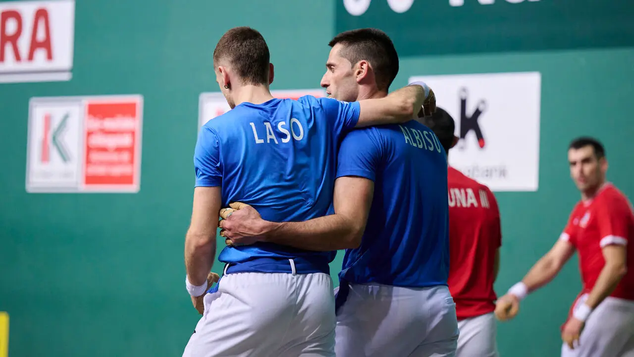 Final del XVI Campeonato de Parejas entre Altuna III-Ezkurdia y Laso-Albisu en el front&oacute;n del Navarra Arena. PABLO LASAOSA