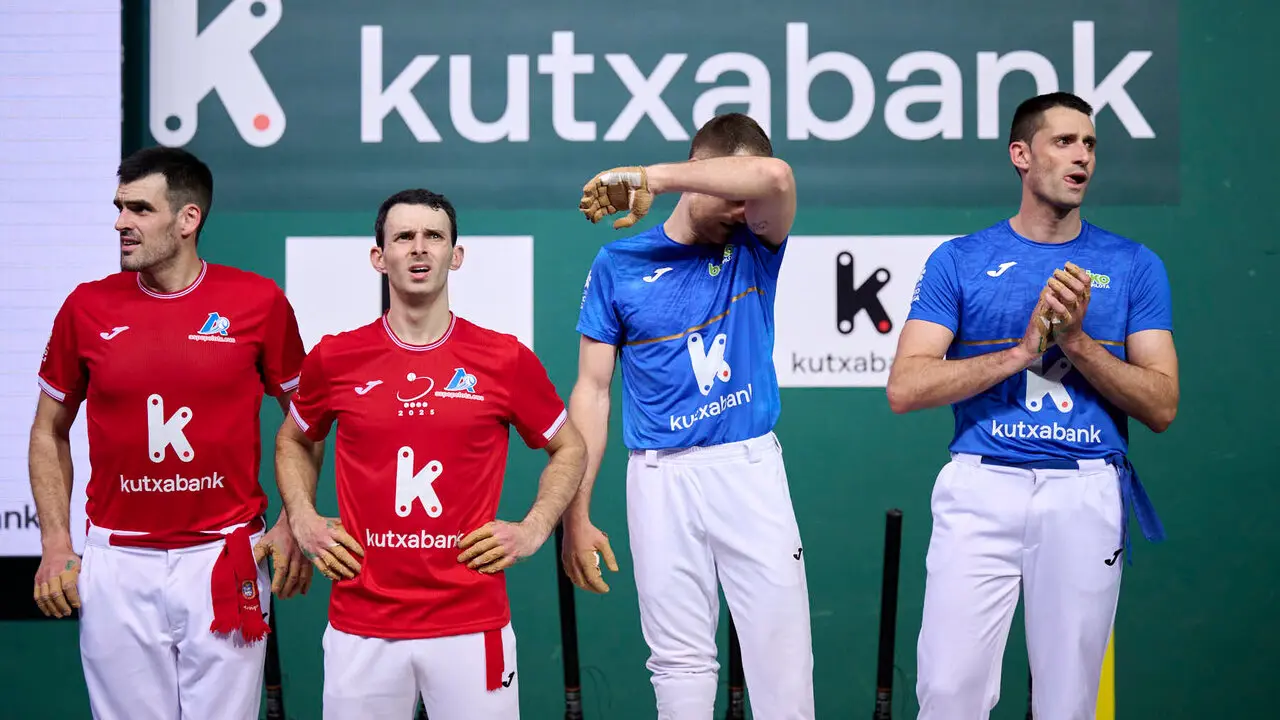 Final del XVI Campeonato de Parejas entre Altuna III-Ezkurdia y Laso-Albisu en el front&oacute;n del Navarra Arena. PABLO LASAOSA