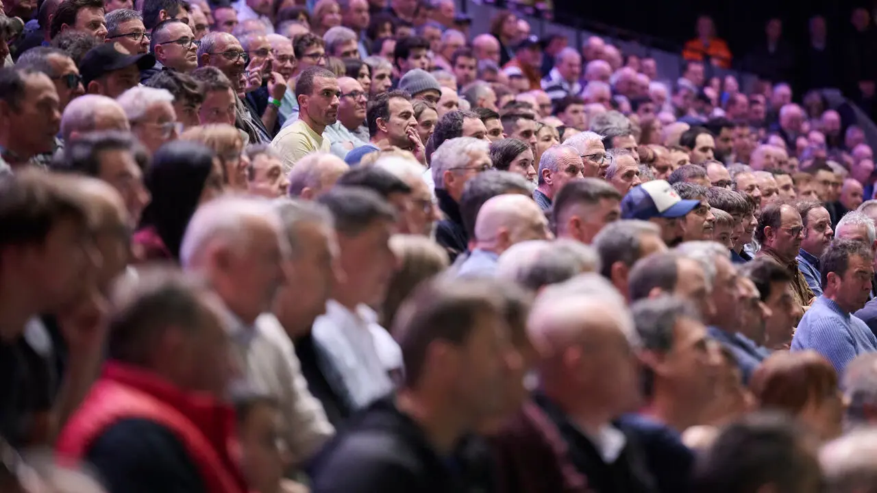 Final del XVI Campeonato de Parejas entre Altuna III-Ezkurdia y Laso-Albisu en el front&oacute;n del Navarra Arena. PABLO LASAOSA