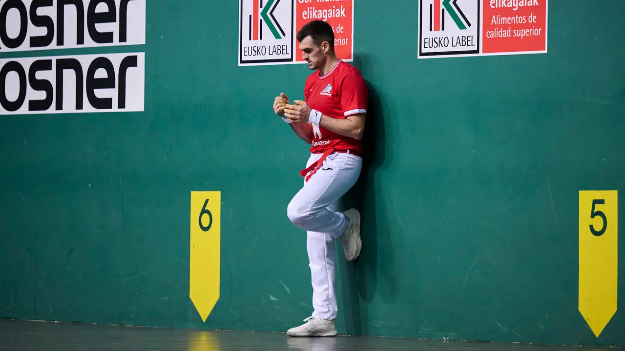 Final del XVI Campeonato de Parejas entre Altuna III-Ezkurdia y Laso-Albisu en el front&oacute;n del Navarra Arena. PABLO LASAOSA