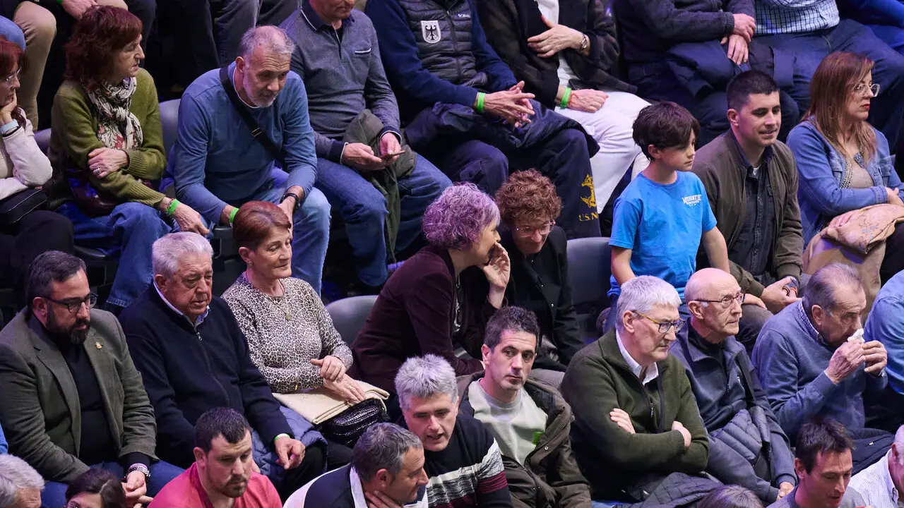 Final del XVI Campeonato de Parejas entre Altuna III-Ezkurdia y Laso-Albisu en el front&oacute;n del Navarra Arena. PABLO LASAOSA