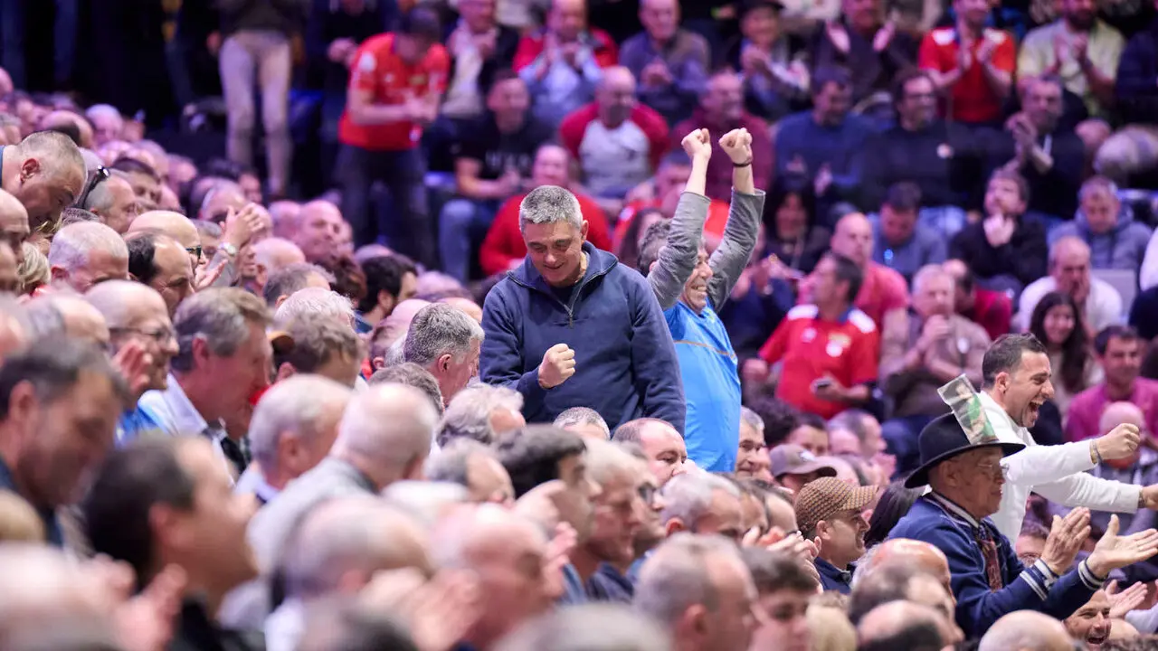 Final del XVI Campeonato de Parejas entre Altuna III-Ezkurdia y Laso-Albisu en el front&oacute;n del Navarra Arena. PABLO LASAOSA