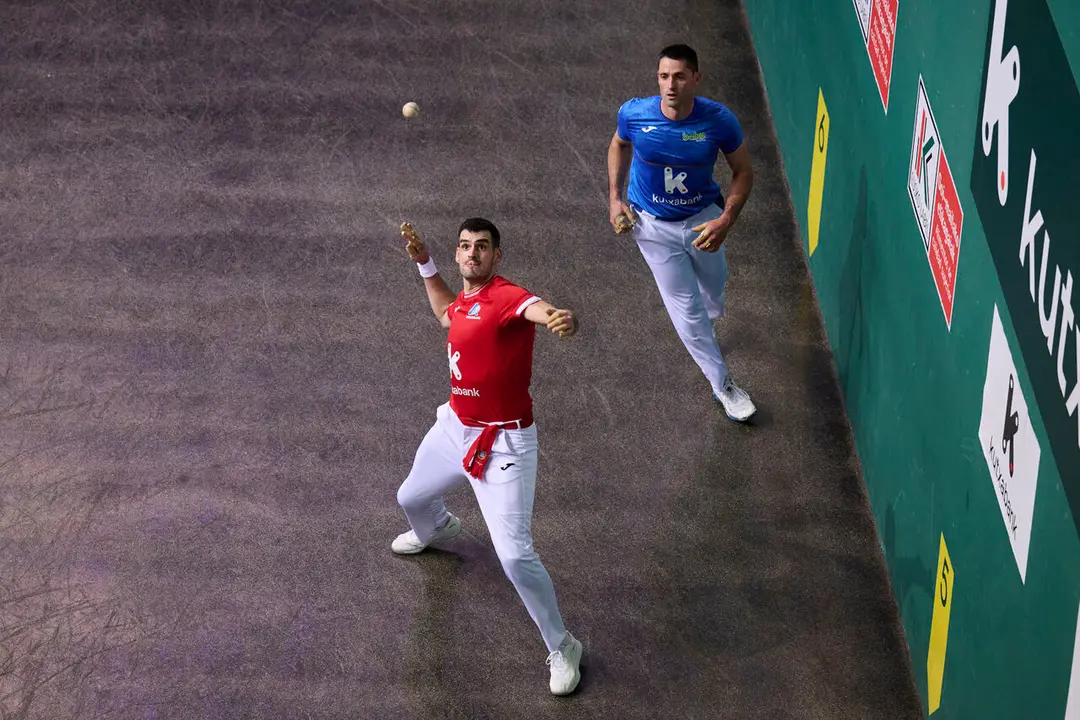 Final del XVI Campeonato de Parejas entre Altuna III-Ezkurdia y Laso-Albisu en el front&oacute;n del Navarra Arena. PABLO LASAOSA