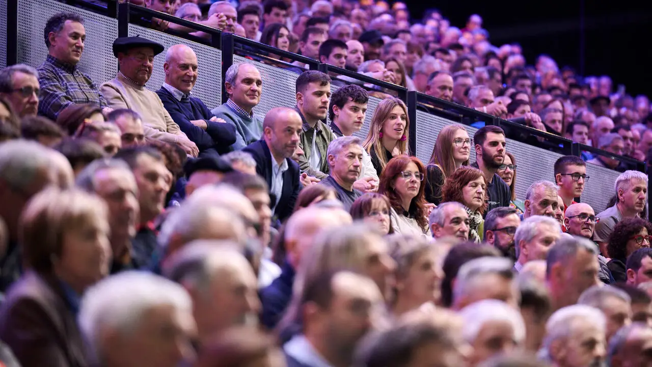 Final del XVI Campeonato de Parejas entre Altuna III-Ezkurdia y Laso-Albisu en el front&oacute;n del Navarra Arena. PABLO LASAOSA