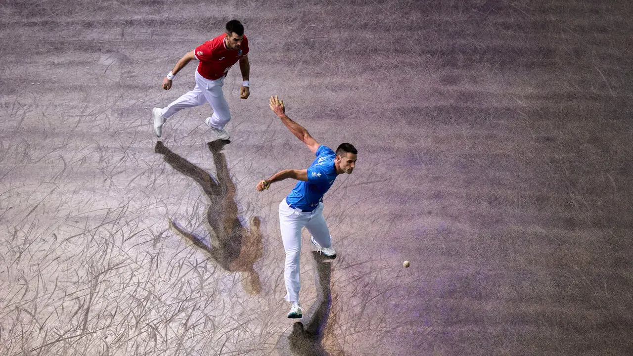 Final del XVI Campeonato de Parejas entre Altuna III-Ezkurdia y Laso-Albisu en el front&oacute;n del Navarra Arena. PABLO LASAOSA