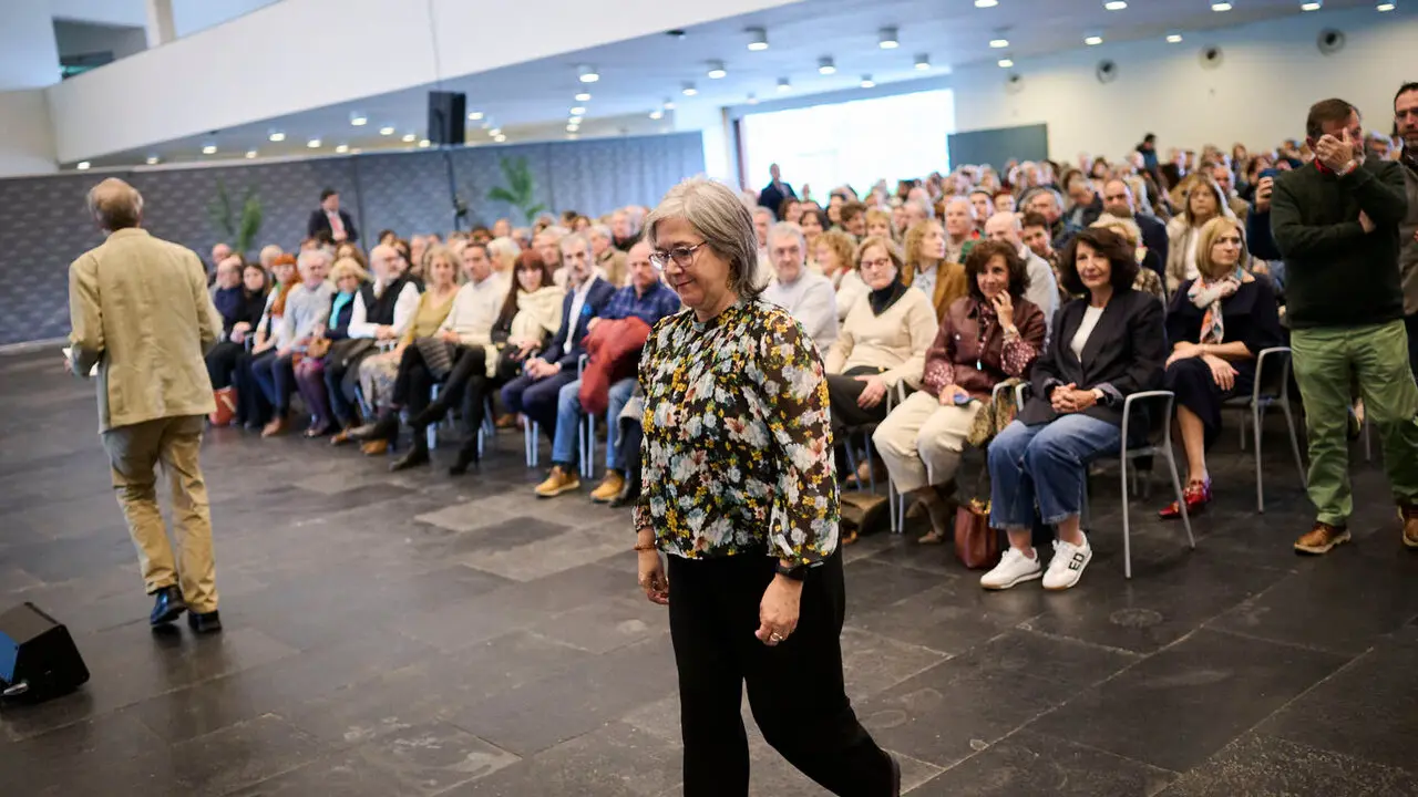La presidenta de Navarra, Mar&iacute;a Chivite, preside el acto de homenaje a las personas empleadas de la Administraci&oacute;n Foral de Navarra jubiladas o fallecidas en 2025. PABLO LASAOSA