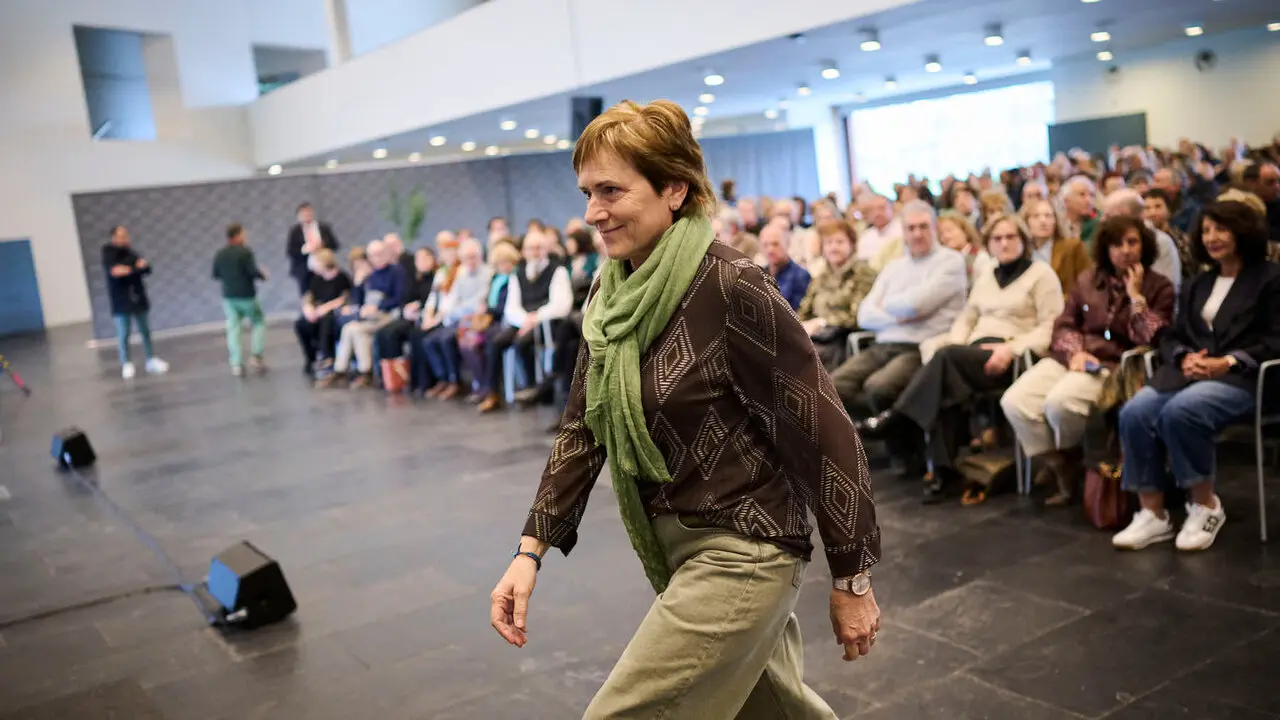 La presidenta de Navarra, Mar&iacute;a Chivite, preside el acto de homenaje a las personas empleadas de la Administraci&oacute;n Foral de Navarra jubiladas o fallecidas en 2025. PABLO LASAOSA