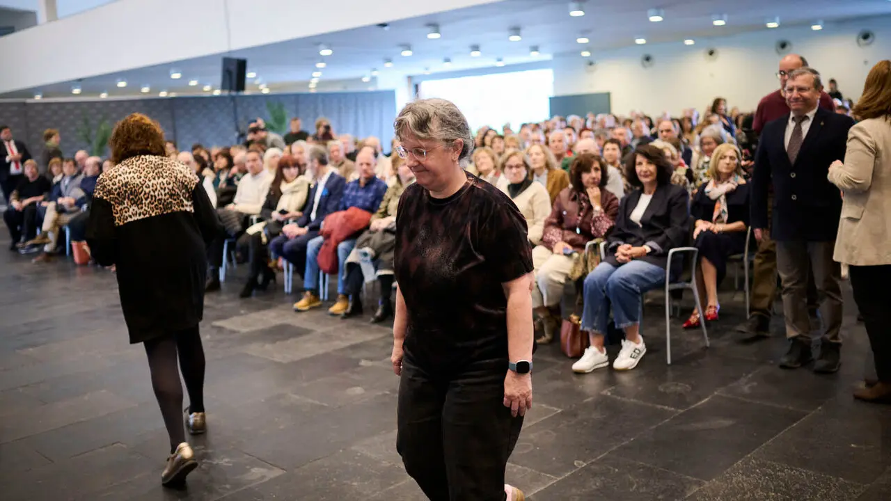 La presidenta de Navarra, Mar&iacute;a Chivite, preside el acto de homenaje a las personas empleadas de la Administraci&oacute;n Foral de Navarra jubiladas o fallecidas en 2025. PABLO LASAOSA