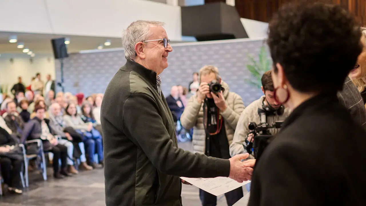 La presidenta de Navarra, Mar&iacute;a Chivite, preside el acto de homenaje a las personas empleadas de la Administraci&oacute;n Foral de Navarra jubiladas o fallecidas en 2025. PABLO LASAOSA