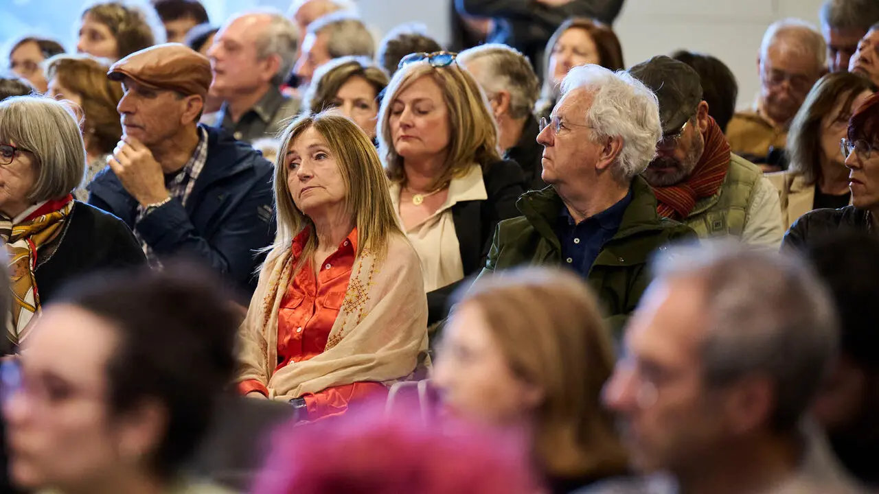 La presidenta de Navarra, Mar&iacute;a Chivite, preside el acto de homenaje a las personas empleadas de la Administraci&oacute;n Foral de Navarra jubiladas o fallecidas en 2025. PABLO LASAOSA