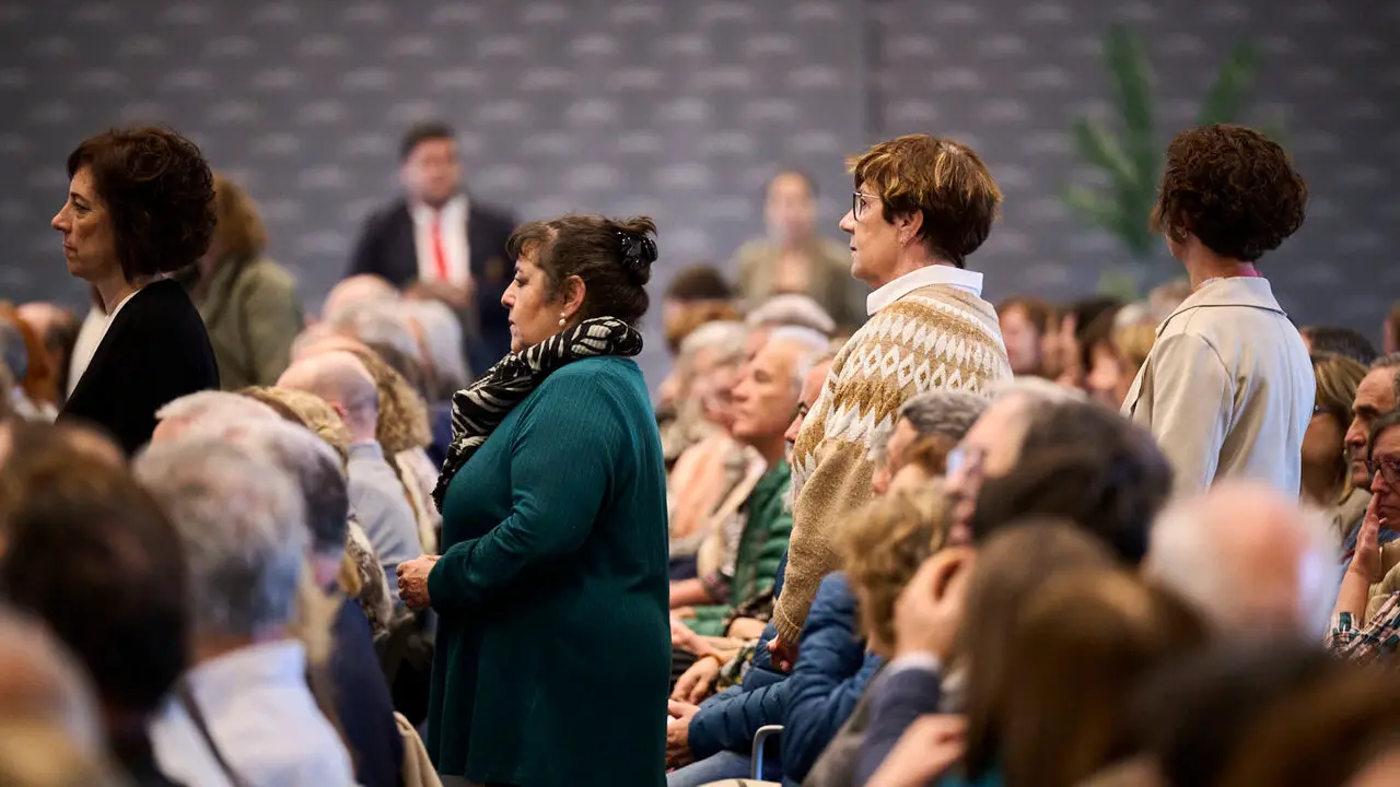 La presidenta de Navarra, Mar&iacute;a Chivite, preside el acto de homenaje a las personas empleadas de la Administraci&oacute;n Foral de Navarra jubiladas o fallecidas en 2025. PABLO LASAOSA
