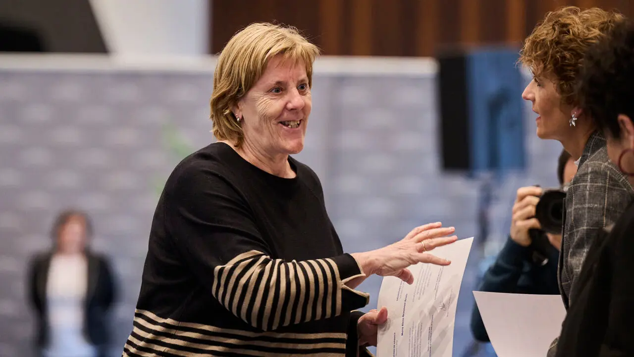 La presidenta de Navarra, Mar&iacute;a Chivite, preside el acto de homenaje a las personas empleadas de la Administraci&oacute;n Foral de Navarra jubiladas o fallecidas en 2025. PABLO LASAOSA