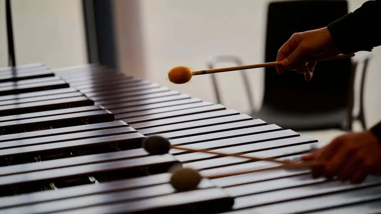 La presidenta de Navarra, Mar&iacute;a Chivite, preside el acto de homenaje a las personas empleadas de la Administraci&oacute;n Foral de Navarra jubiladas o fallecidas en 2025. PABLO LASAOSA