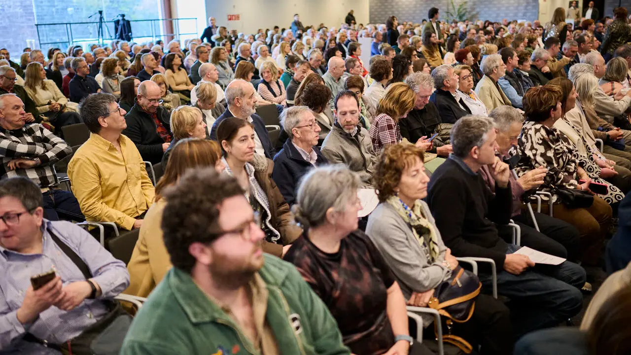 La presidenta de Navarra, Mar&iacute;a Chivite, preside el acto de homenaje a las personas empleadas de la Administraci&oacute;n Foral de Navarra jubiladas o fallecidas en 2025. PABLO LASAOSA