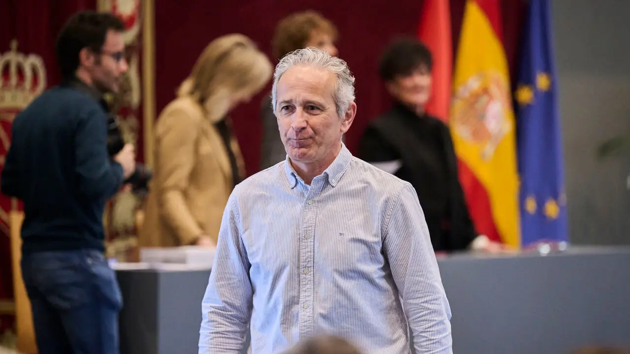 La presidenta de Navarra, Mar&iacute;a Chivite, preside el acto de homenaje a las personas empleadas de la Administraci&oacute;n Foral de Navarra jubiladas o fallecidas en 2025. PABLO LASAOSA
