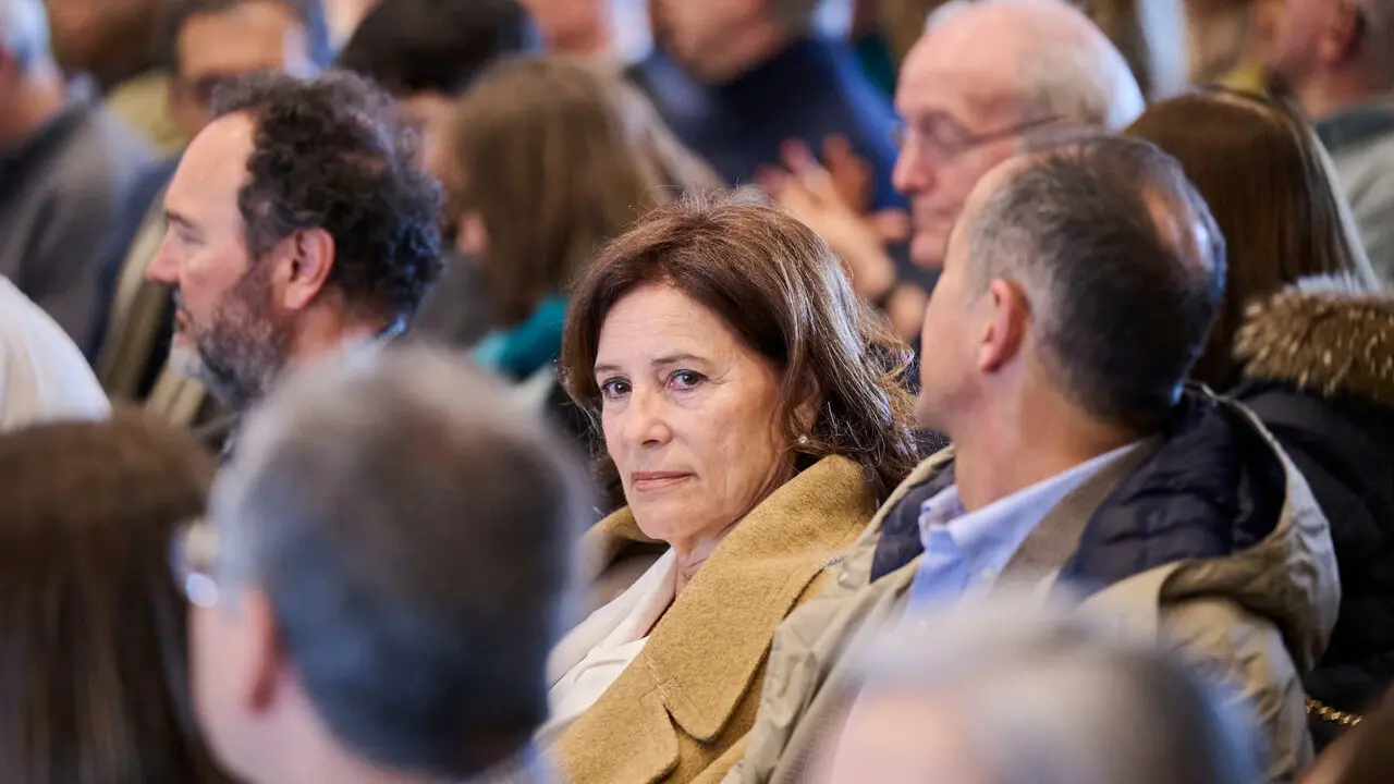 La presidenta de Navarra, Mar&iacute;a Chivite, preside el acto de homenaje a las personas empleadas de la Administraci&oacute;n Foral de Navarra jubiladas o fallecidas en 2025. PABLO LASAOSA