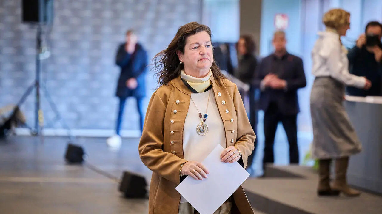 La presidenta de Navarra, Mar&iacute;a Chivite, preside el acto de homenaje a las personas empleadas de la Administraci&oacute;n Foral de Navarra jubiladas o fallecidas en 2025. PABLO LASAOSA