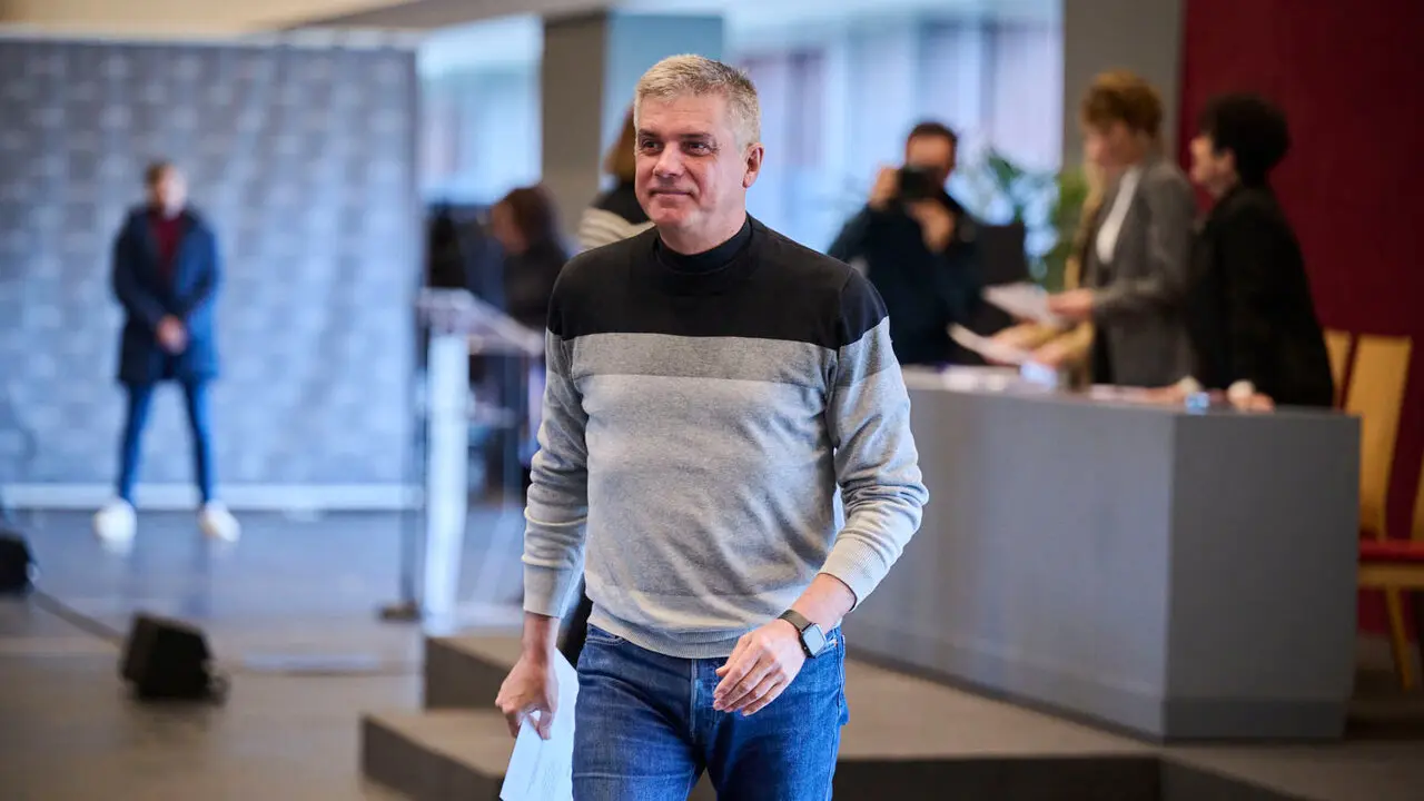 La presidenta de Navarra, Mar&iacute;a Chivite, preside el acto de homenaje a las personas empleadas de la Administraci&oacute;n Foral de Navarra jubiladas o fallecidas en 2025. PABLO LASAOSA