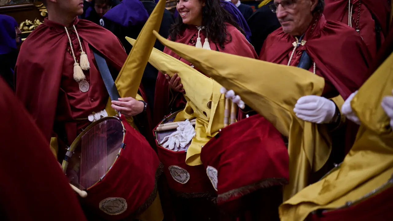 Procesi&oacute;n de Jueves Santo 2026 por las calles de Pamplona. PABLO LASAOSA