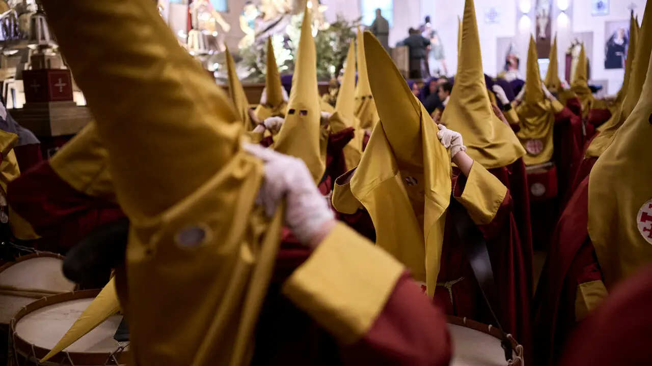 Procesi&oacute;n de Jueves Santo 2026 por las calles de Pamplona. PABLO LASAOSA