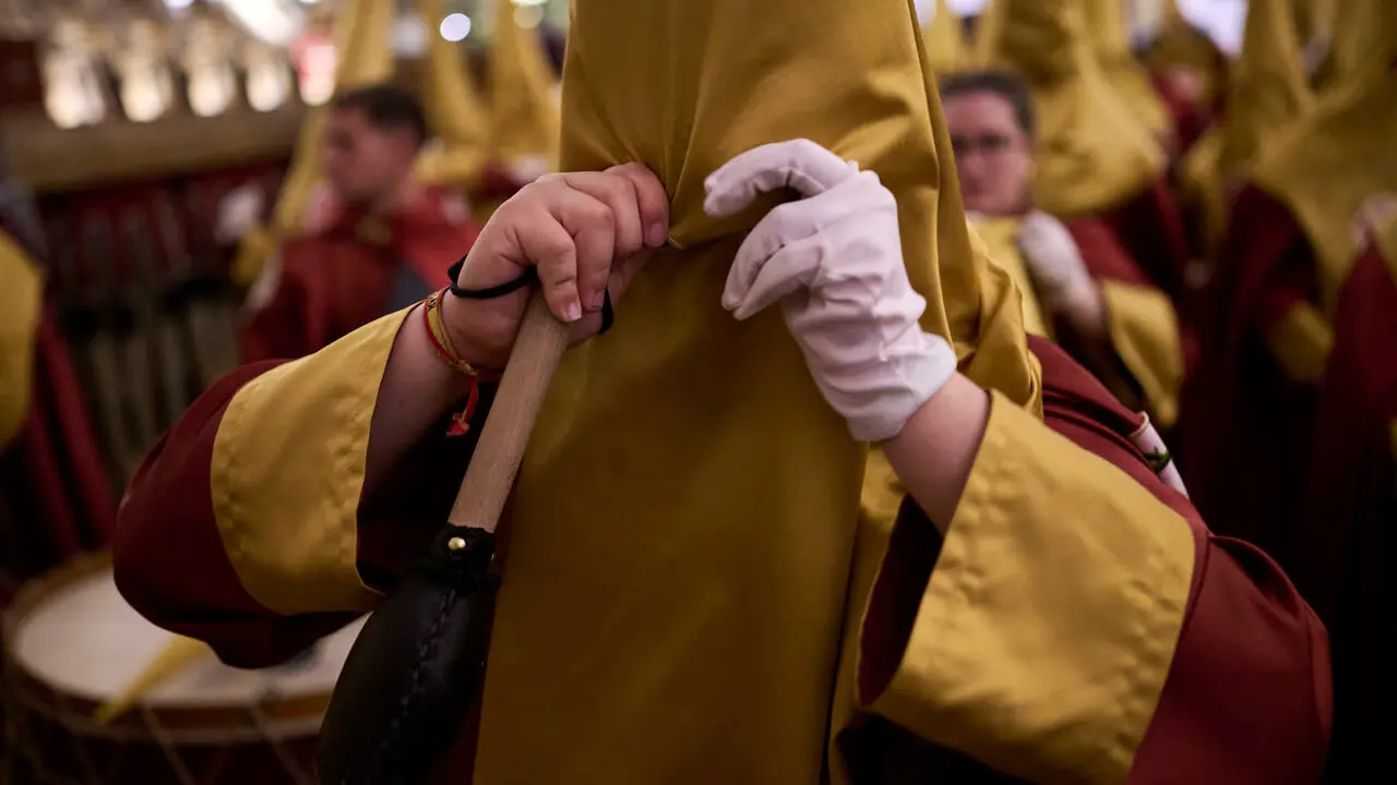 Procesi&oacute;n de Jueves Santo 2026 por las calles de Pamplona. PABLO LASAOSA