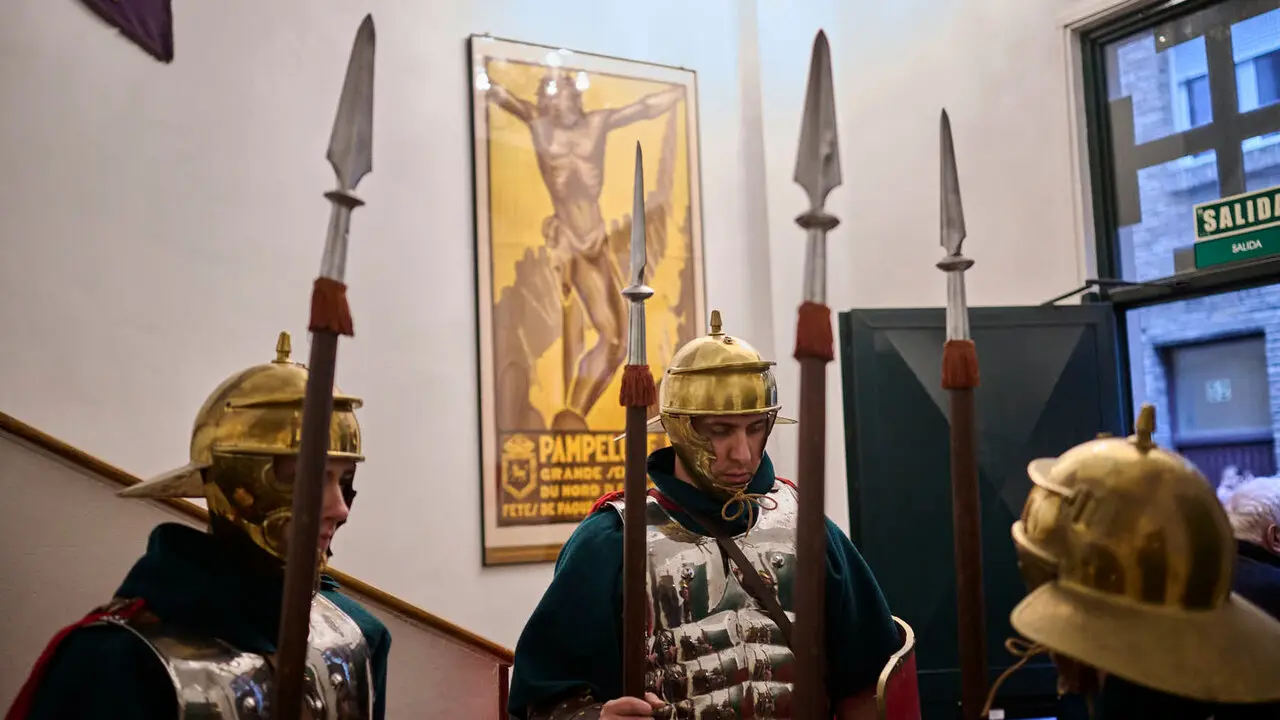 Procesi&oacute;n de Jueves Santo 2026 por las calles de Pamplona. PABLO LASAOSA
