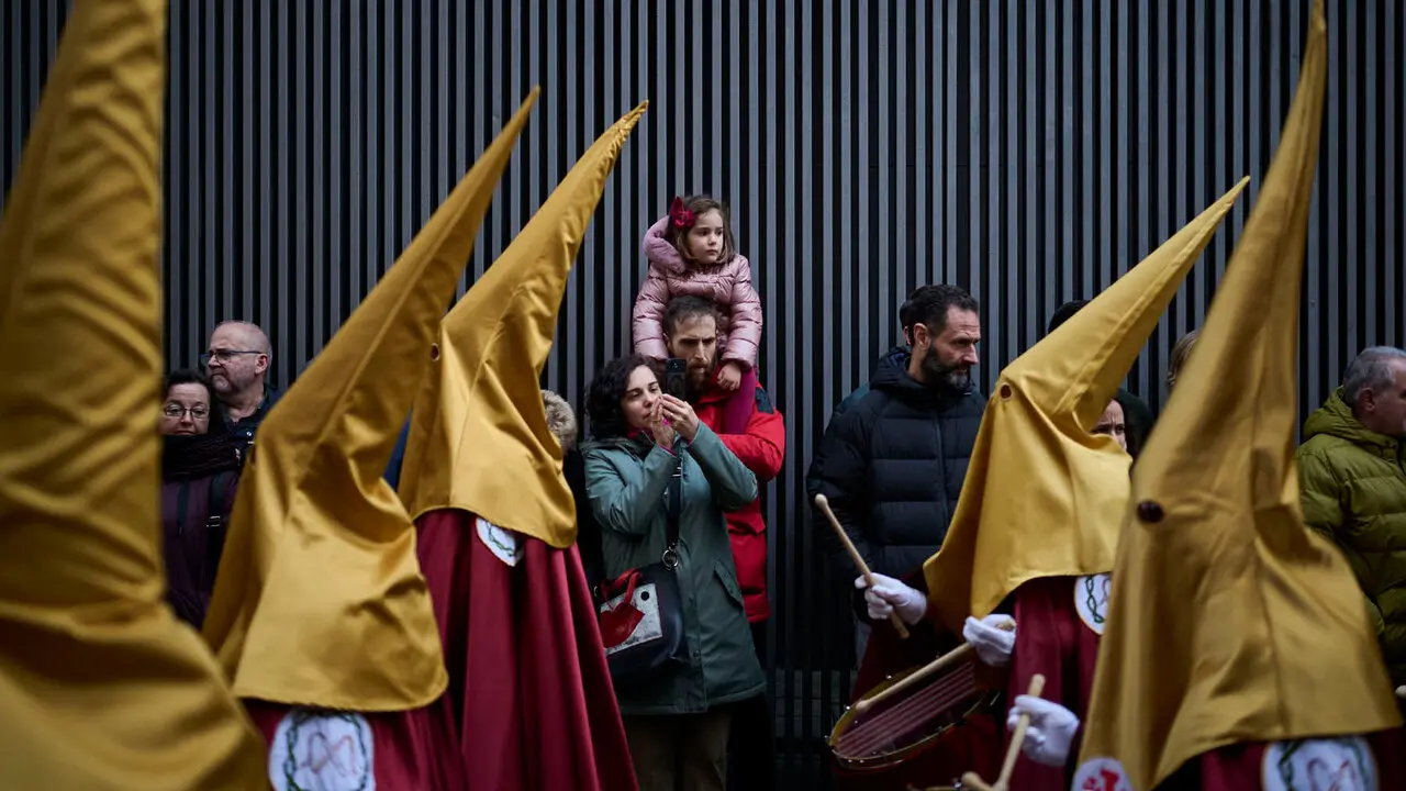 Procesi&oacute;n de Jueves Santo 2026 por las calles de Pamplona. PABLO LASAOSA
