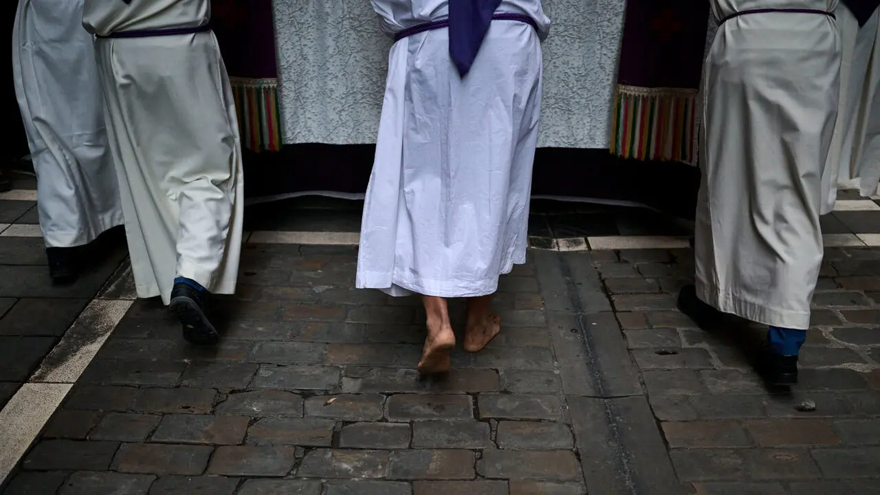 Procesi&oacute;n de Jueves Santo 2026 por las calles de Pamplona. PABLO LASAOSA