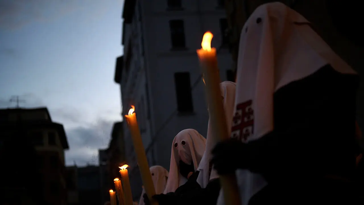 Procesi&oacute;n de Jueves Santo 2026 por las calles de Pamplona. PABLO LASAOSA