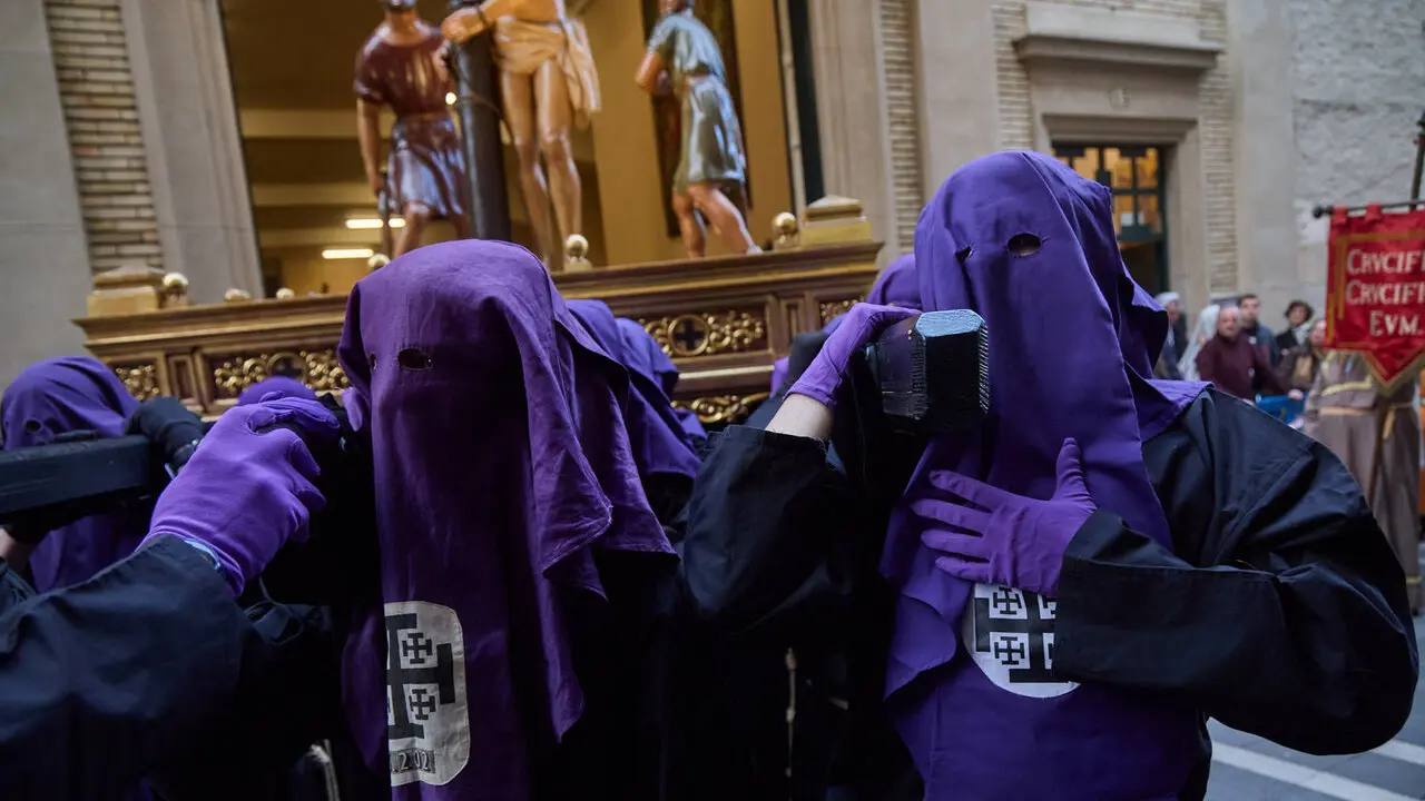 Procesi&oacute;n de Viernes Santo 2026 por las calles de Pamplona. I&Ntilde;IGO ALZUGARAY