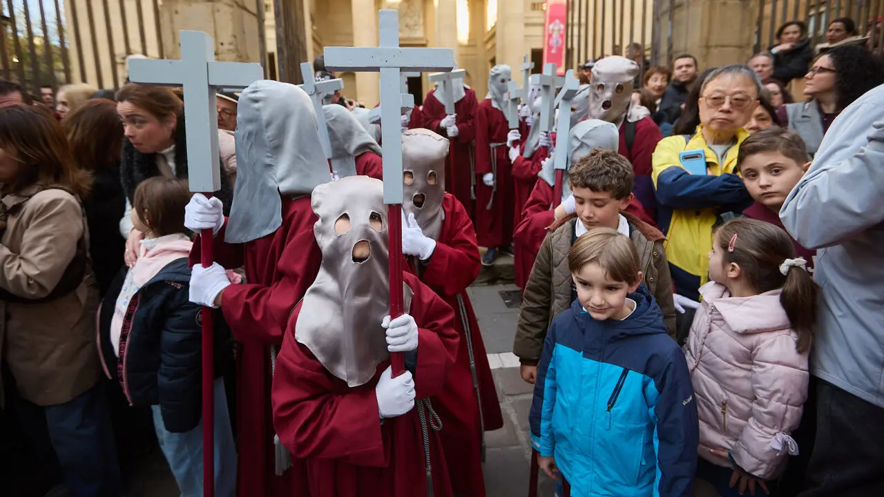 Procesi&oacute;n de Viernes Santo 2026 por las calles de Pamplona. I&Ntilde;IGO ALZUGARAY