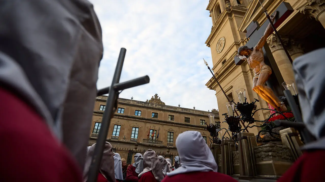 Procesi&oacute;n de Viernes Santo 2026 por las calles de Pamplona. I&Ntilde;IGO ALZUGARAY
