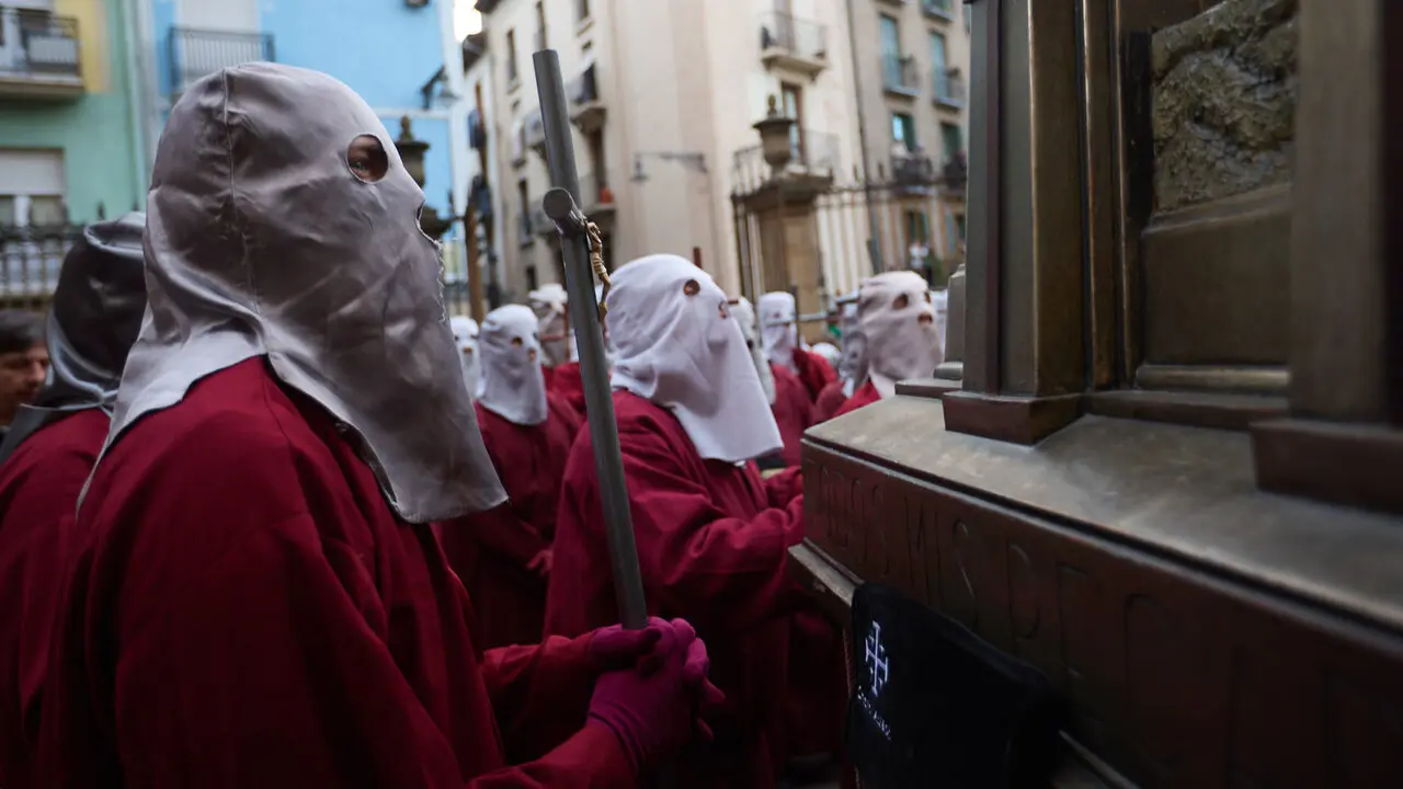 Procesi&oacute;n de Viernes Santo 2026 por las calles de Pamplona. I&Ntilde;IGO ALZUGARAY
