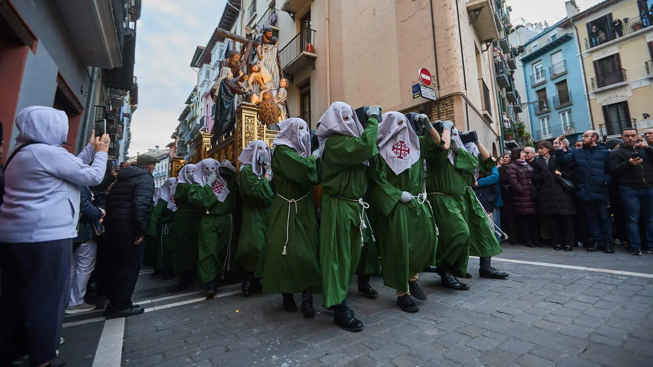 Procesi&oacute;n de Viernes Santo 2026 por las calles de Pamplona. I&Ntilde;IGO ALZUGARAY