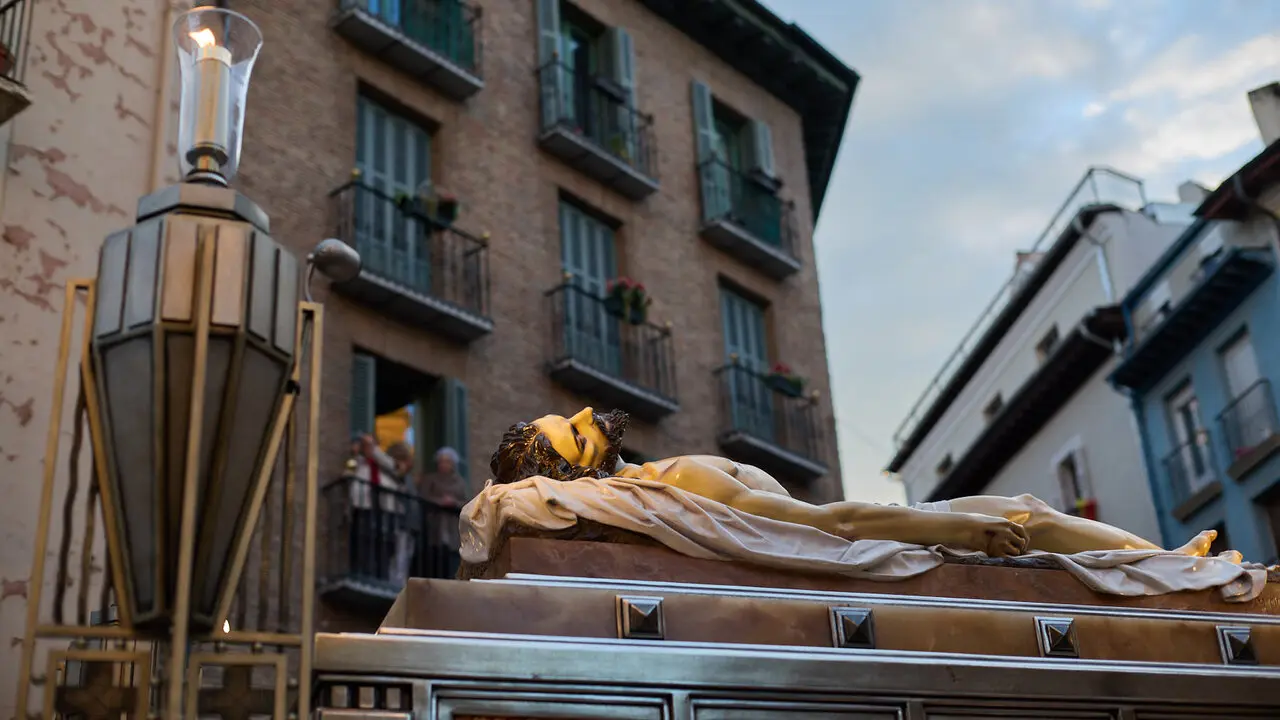 Procesi&oacute;n de Viernes Santo 2026 por las calles de Pamplona. I&Ntilde;IGO ALZUGARAY
