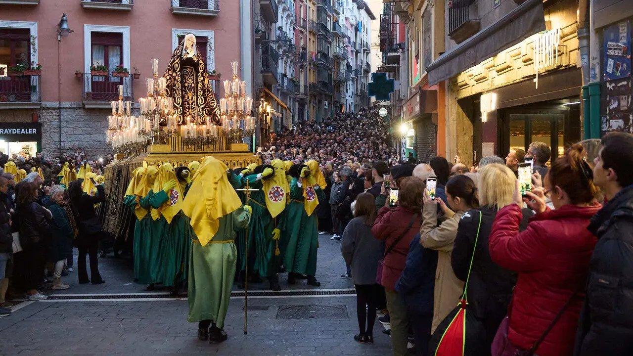 Procesi&oacute;n de Viernes Santo 2026 por las calles de Pamplona. I&Ntilde;IGO ALZUGARAY