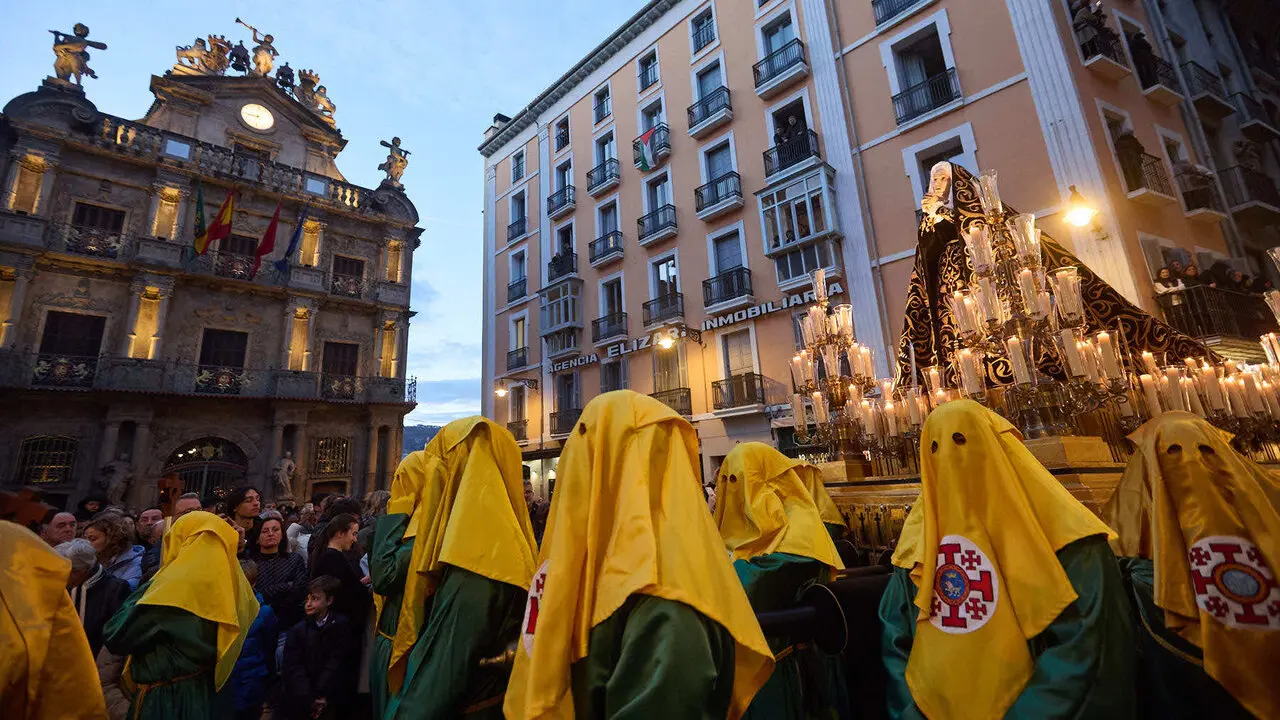 Procesi&oacute;n de Viernes Santo 2026 por las calles de Pamplona. I&Ntilde;IGO ALZUGARAY