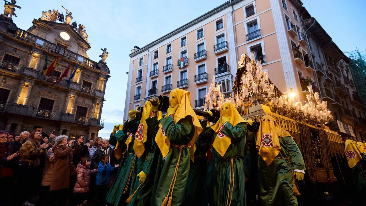 Procesi&oacute;n de Viernes Santo 2026 por las calles de Pamplona. I&Ntilde;IGO ALZUGARAY